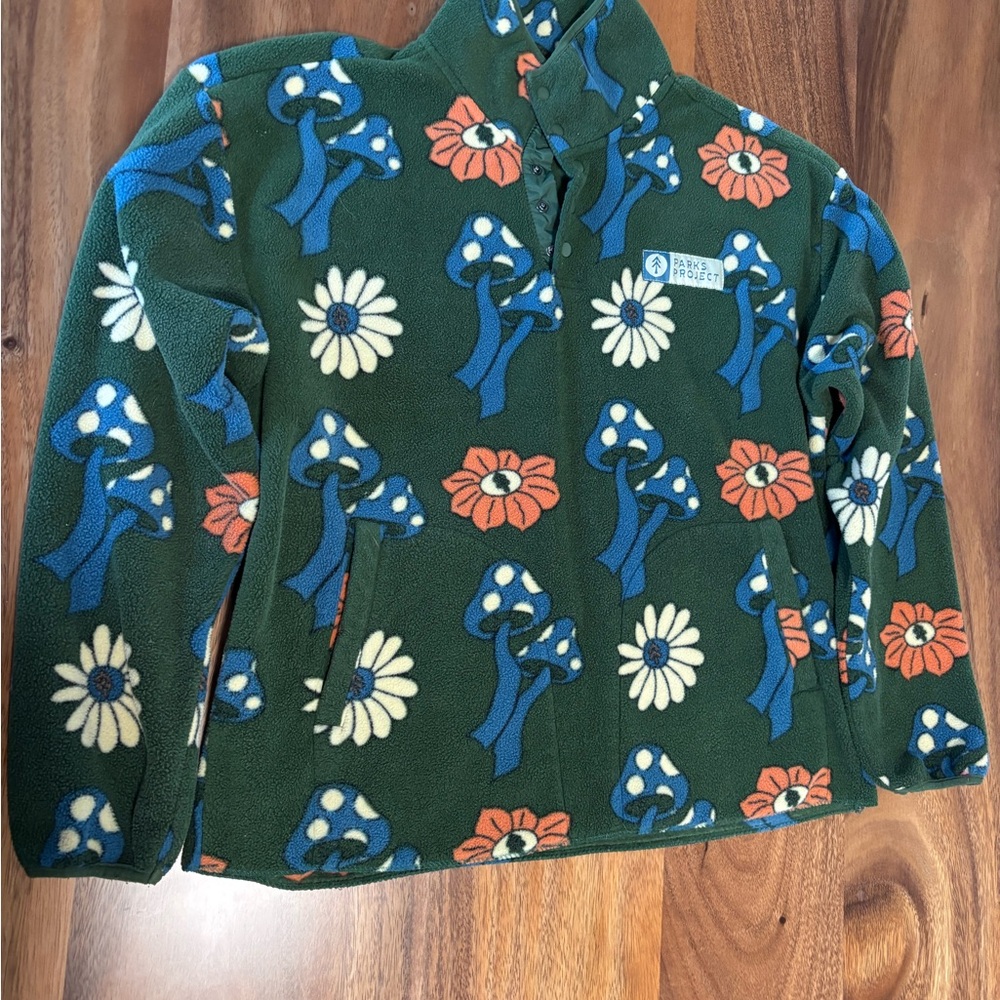 Parks Project Power to the Parks Shrooms fleece Size small